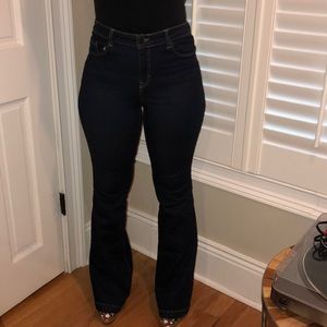 Cute 70s inspired bell bottom jeans